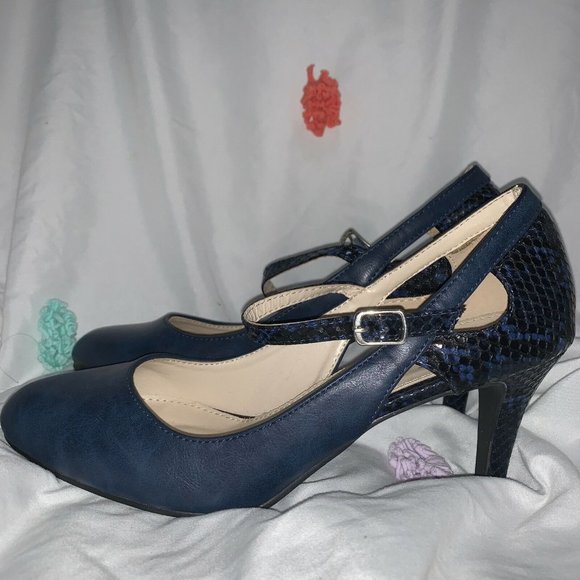 Finish The Look High Quality Navy Snake Print Scrappy Heels Size 7 Worn Once - Picture 1 of 5
